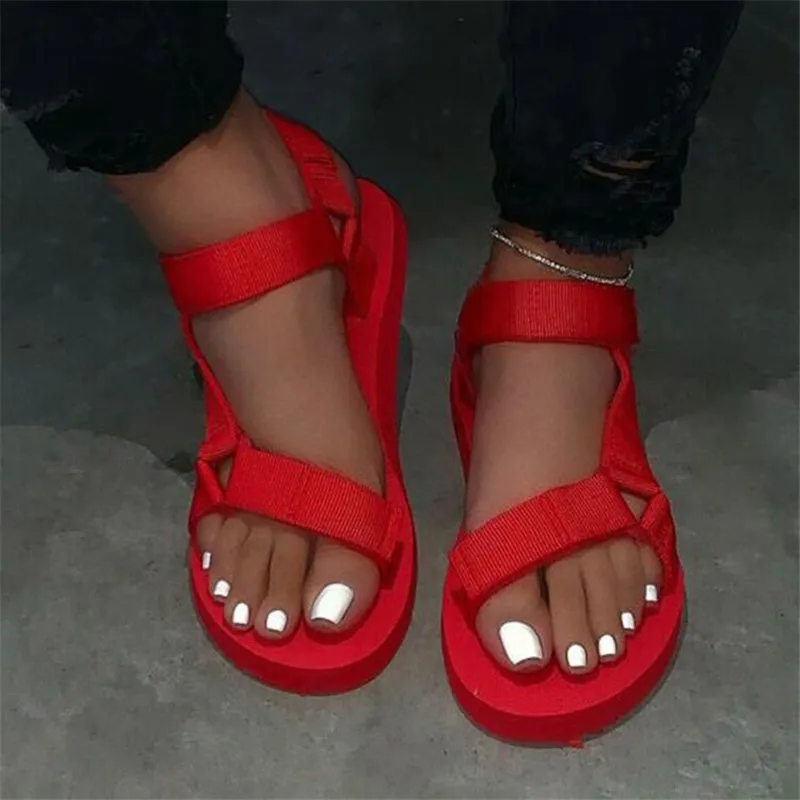 2022 New Women Summer Soft Slip Sandals Woman Buckle Strap Foam Sole Durable Sandals Ladies Outdoor Casual Beach Shoes