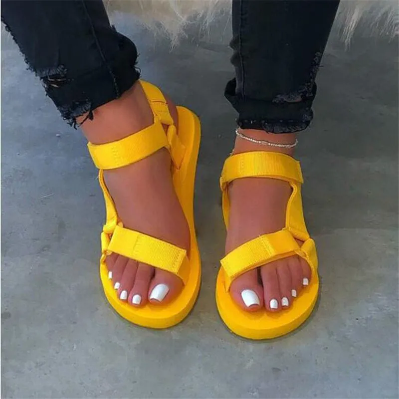 2022 New Women Summer Soft Slip Sandals Woman Buckle Strap Foam Sole Durable Sandals Ladies Outdoor Casual Beach Shoes