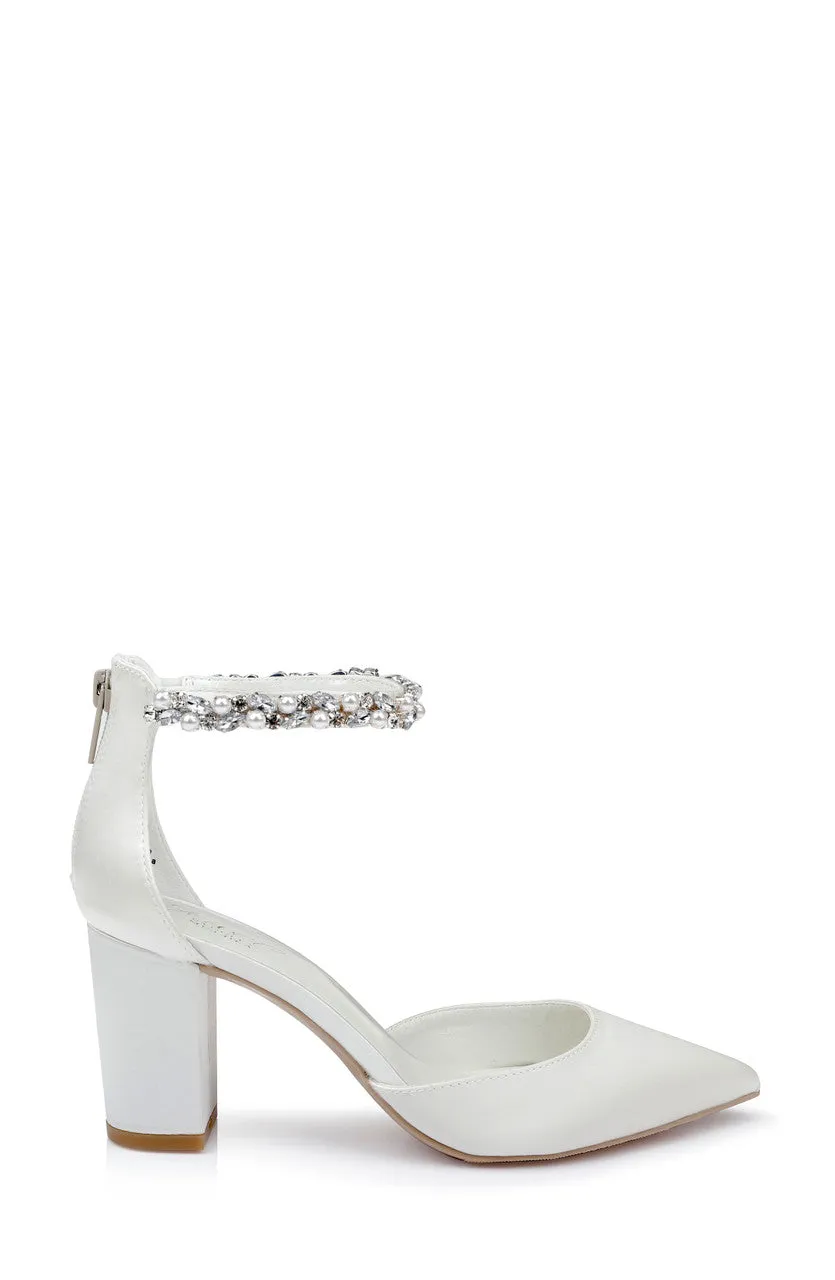 Badgley Mischka "Rissa" shoes