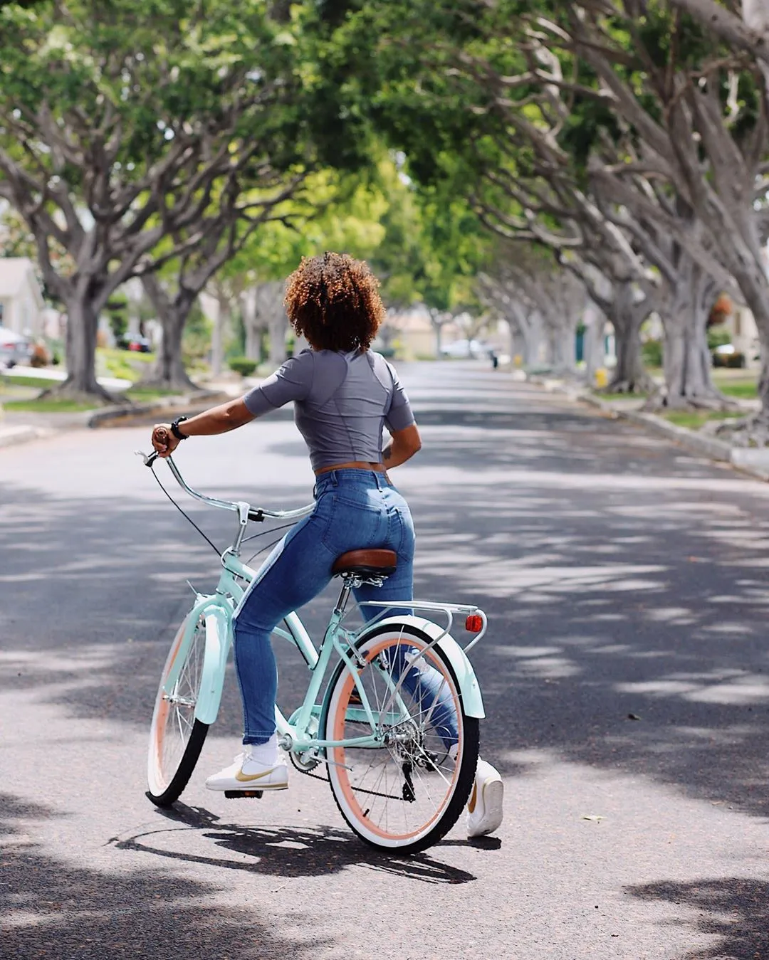 sixthreezero Scholar Woman 3 Speed 26" Beach Cruiser Bike